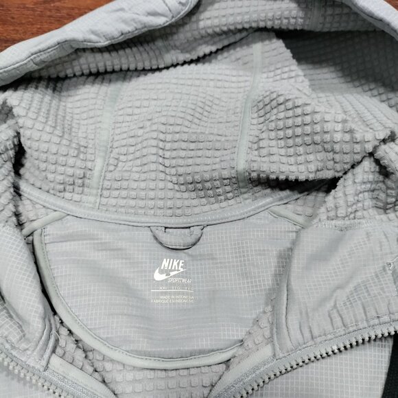 NIKE Sportwear Light Gray Sporty Activewear Hooded Windbreaker Jacket Size XXL - Picture 11 of 16